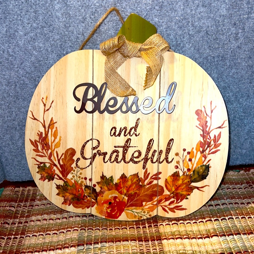 ⚡️ Blessed and grateful fall sign.